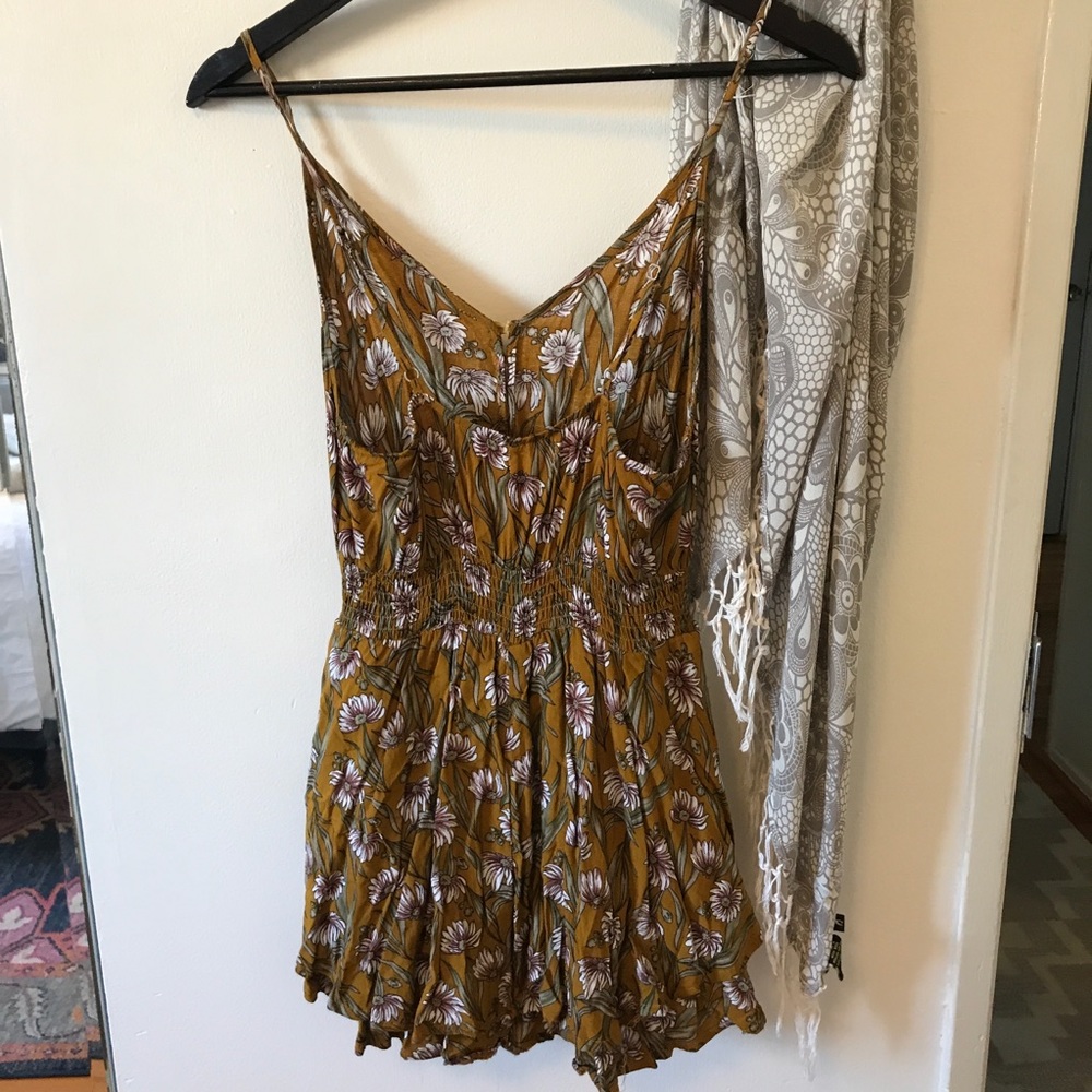 LF Seek the label floral print romper - Picture 3 of 5